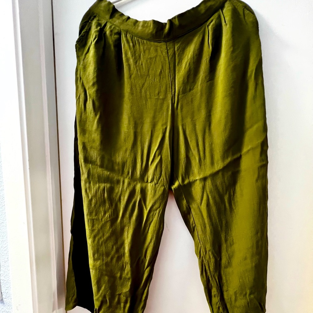 Ava Sky XL capri linen pant
